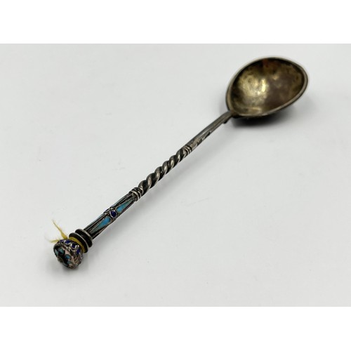 1172 - An early 20th century Russian .84 Zolotnik silver and enamel spoon - approx. gross weight 27 grams a... 