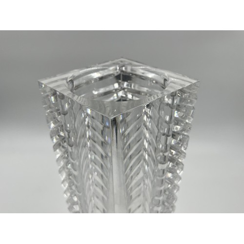 205 - A Da Vinci Miraggio crystal vase - approx. 26cm high