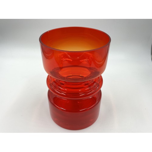 219 - A mid 20th century red studio glass vase - approx. 18cm high x 12cm diameter