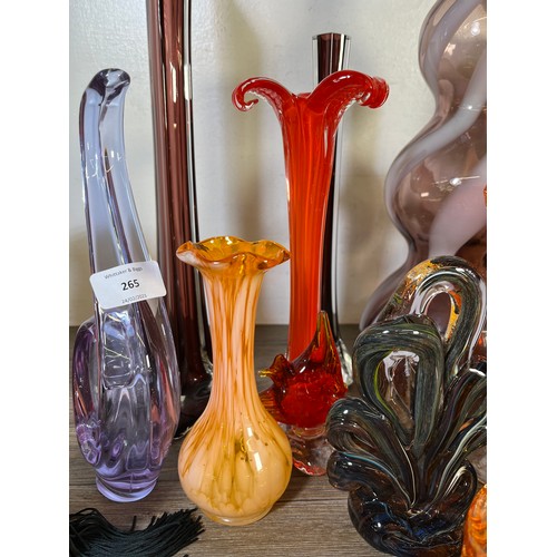 265 - Twenty one pieces of mid 20th century studio glassware to include Dalian vase, Murano style vases et... 