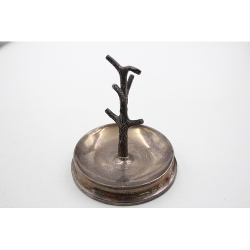 1319 - A George V hallmarked Chester silver jewellery tree, dated 1918 - approx. gross weight 62 grams and ... 