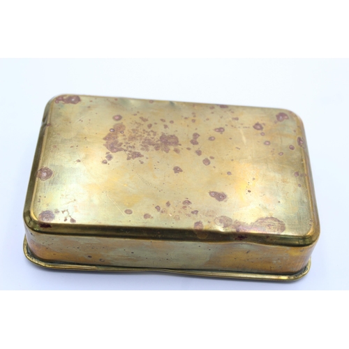 1352 - A WWI brass Princess Mary Christmas tin