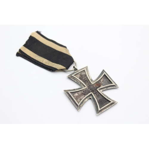 1353 - A WWI Imperial German Iron Cross 2nd Class and ribbon