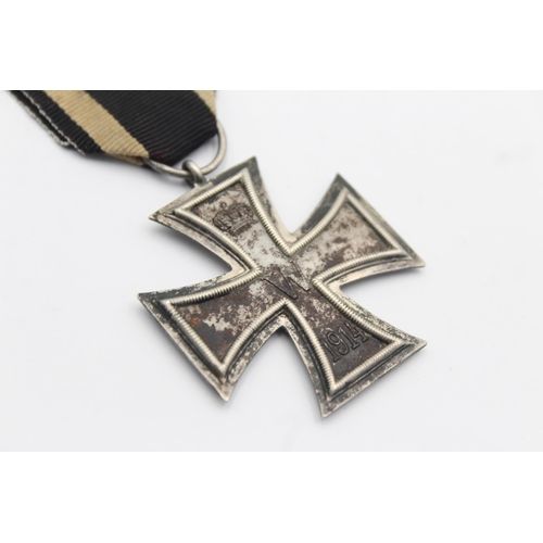 1353 - A WWI Imperial German Iron Cross 2nd Class and ribbon