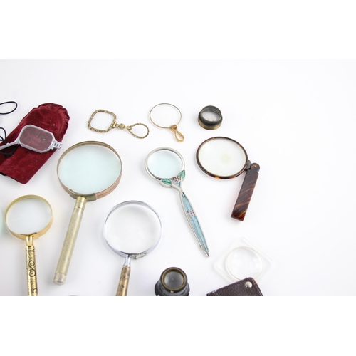 1371 - Fifteen vintage magnifying glasses