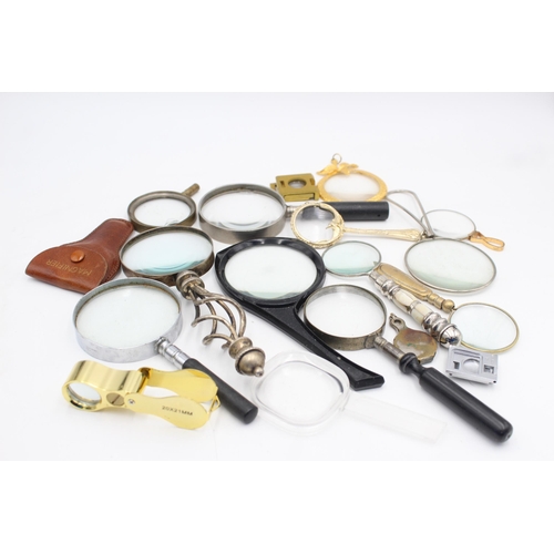 1373 - Fifteen vintage magnifying glasses