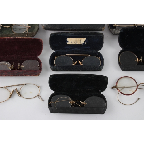 1375 - Thirteen pairs of antique and vintage spectacles