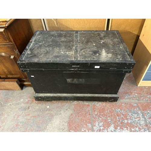 144 - A late 19th century ebonized carpenter's tool chest with fitted interior - approx. 60cm high x 94cm ... 