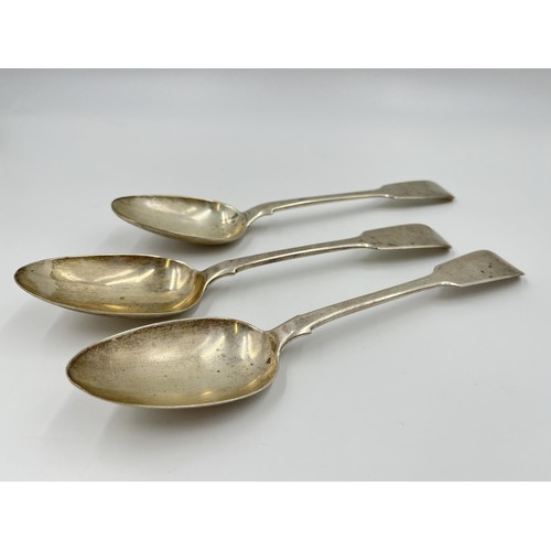 1269 - Three William IV hallmarked London silver table spoons, dated 1831 - approx. gross weight 250 grams