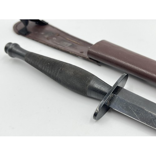 1361 - A J. Nowill & Sons Sheffield British military commando dagger with sheath - approx. 30cm long includ... 