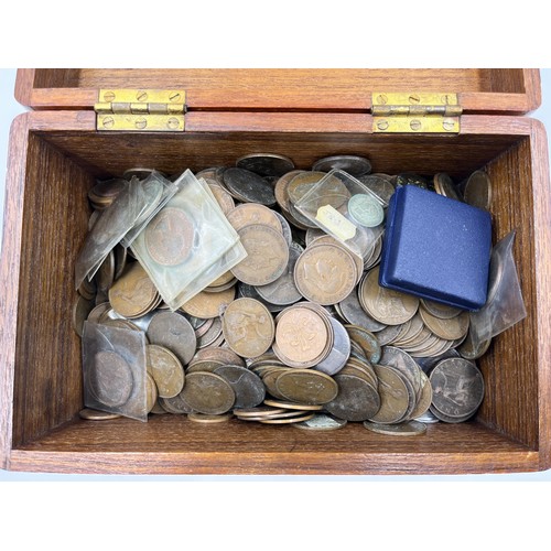 1365 - A large collection of British coins to include nineteen .925 silver threepences, four .500 silver th... 