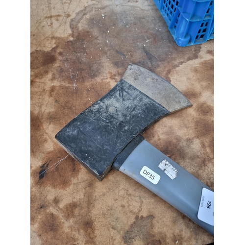 796 - A Silverline fibreglass axe