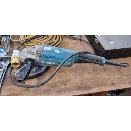 813 - A Makita GA9020 230mm 110v angle grinder