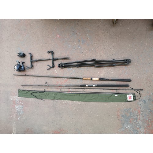 786A - A collection fishing tackle to include Fox Frontier two rod rod rest, Fox Micron bite alarm, rods et... 