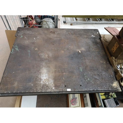 833 - A vintage heavy gauge steel welding table - approx. 82cm high x 130cm wide x 110cm deep