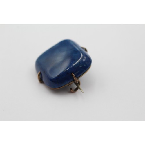 1005 - An antique 9ct gold blue hardstone brooch with base metal pin - approx. gross weight 4.4 grams