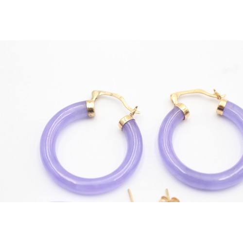 1058 - Two pairs of 14ct gold dyed lavendar jade earrings - approx. gross weight 12.4 grams