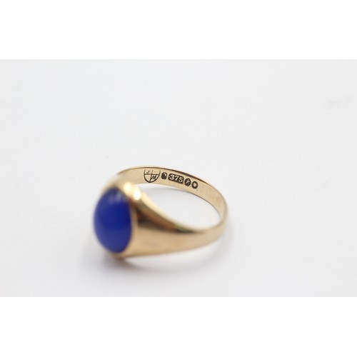 1069 - A 9ct gold blue chalcedony signet ring, size M½ - approx. gross weight 2.7 grams