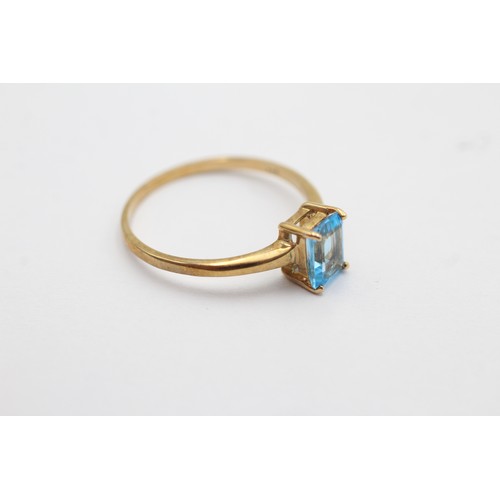 1070 - A 9ct gold topaz solitaire ring, size P - approx. gross weight 1.6 grams