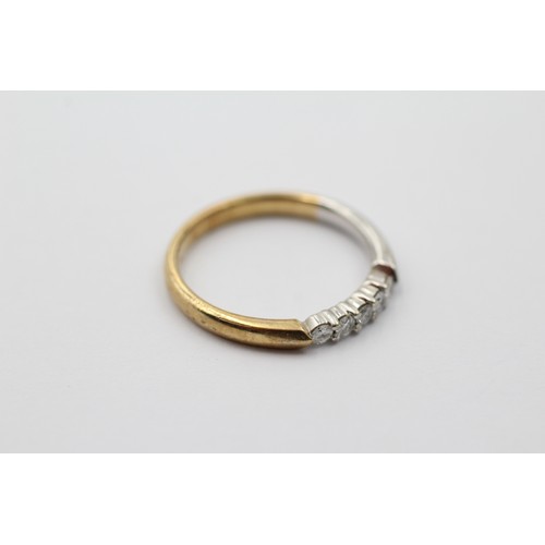 1113 - A 9ct gold diamond five stone ring, size O - approx. gross weight 2.3 grams