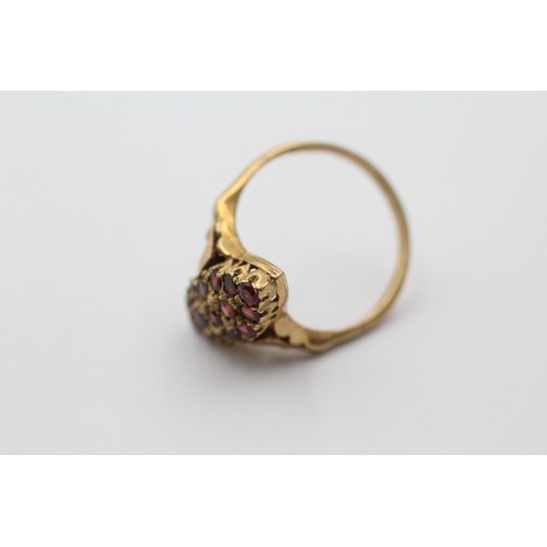 1126 - A 9ct gold garnet marquise shape cluster ring, size O - approx. gross weight 2.9 grams