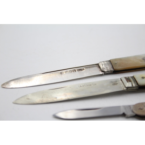 1317 - Three hallmarked sterling silver pocket knives, two with mother of pearl handles - approx. gross wei... 