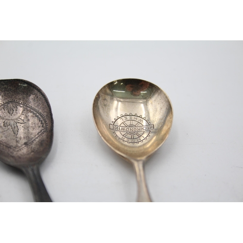 1319 - Three antique hallmarked sterling silver caddy spoons - approx. gross weight 36 grams