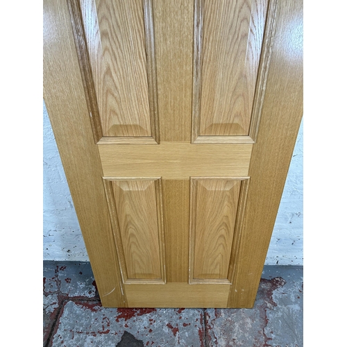 20B - A modern oak interior door - approx. 199cm high x 77cm wide