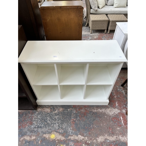 127 - A The White Company London white painted six tier bookcase - approx. 85cm high x 101cm wide x 35cm d... 