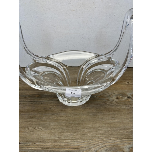 210 - An Art Vannes France crystal glass twin handled centre piece bowl - approx. 39cm high x 31cm wide