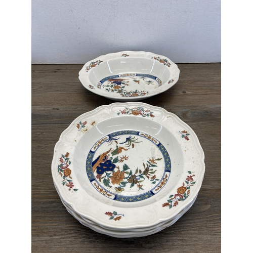 237 - A collection of Wedgwood china to include Chinese Teal dinnerware, six Kutani Crane dinner plates et... 