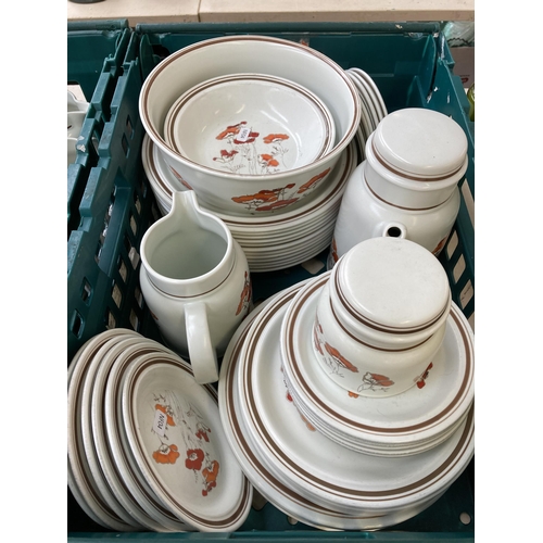 245 - A large collection of 1970s Royal Doulton Fieldflower dinnerware