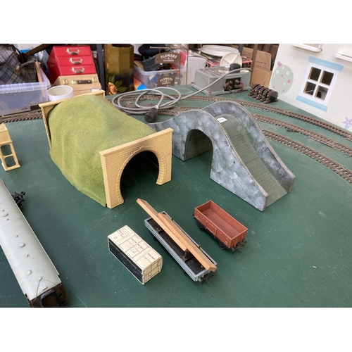 300 - A collection of Hornby Dublo OO gauge model railway to include track, carriages, tenders etc.