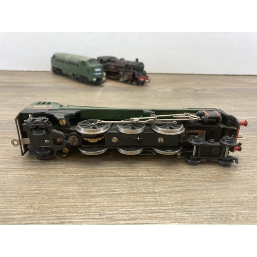 300A - Four Hornby Dublo OO gauge model locomotives