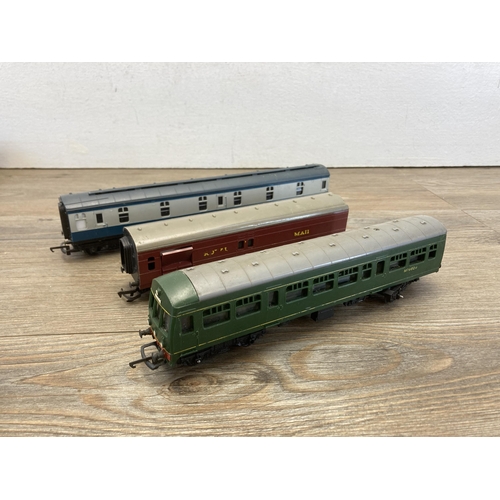 347 - Fifteen 'OO' gauge model railway carriages to include Hornby, Bachmann etc.