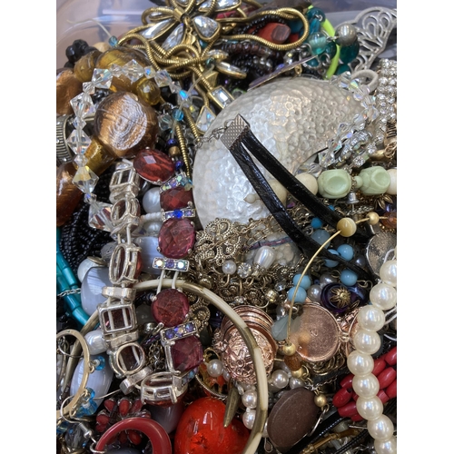 366 - A large quantity of costume jewellery