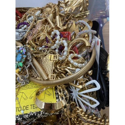 368 - A large quantity of costume jewellery