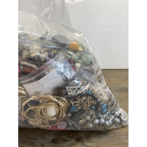 373 - Approx. 10kg of costume jewellery