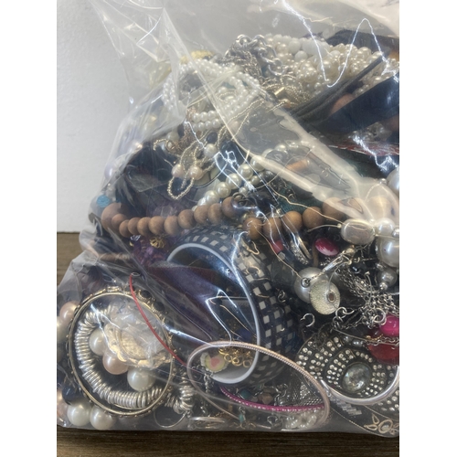 384 - Approx. 10kg of costume jewellery