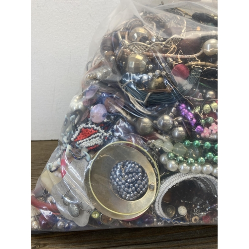 387 - Approx. 10kg of costume jewellery