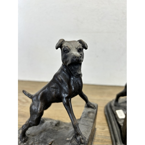 555 - A pair of bronze and marble barking dog bookends after Édouard Drouot - approx. 20cm high x 14cm wid... 