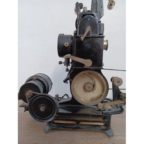 629 - An early 20th century Pathé Baby 9.5mm cine projector