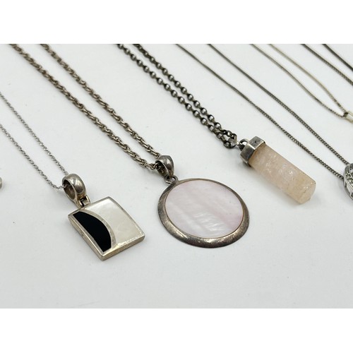 1210 - A collection of .925 silver jewellery to include rose quartz pendant necklace etc. - approx. gross w... 