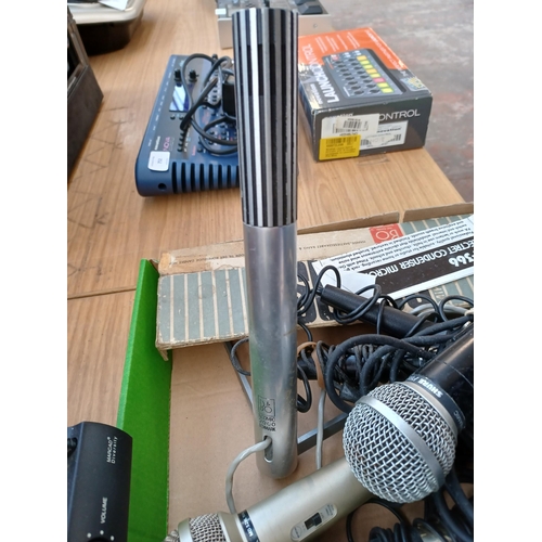 750 - A collection of microphones to include Bang & Olufsen Beomic 2000, Shure Prologue 14L etc.