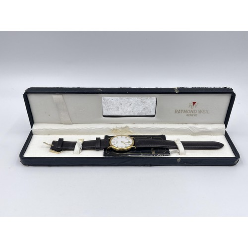 1256 - A boxed Raymond Weil Geneve 18ct gold electroplated quartz 32mm wristwatch with certificate - ref. 9... 