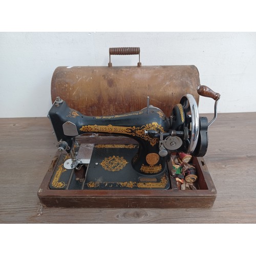 769A - A Singer sewing machine