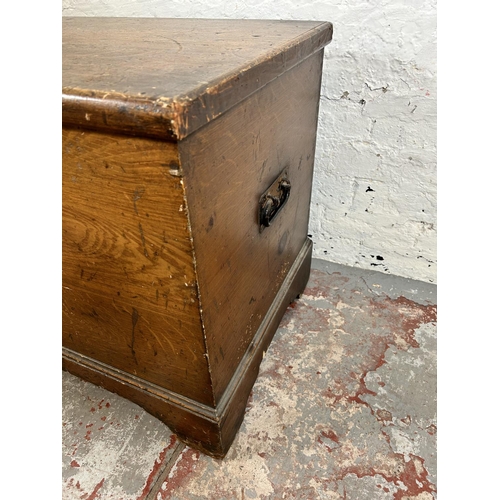 188 - A Victorian pine blanket box