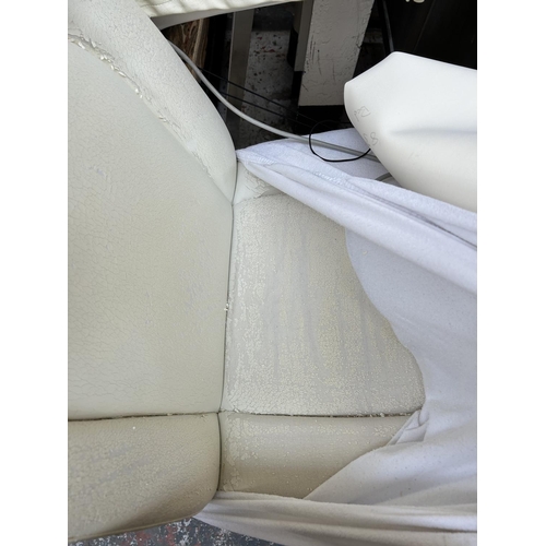 194 - A modern electric adjustable salon chair