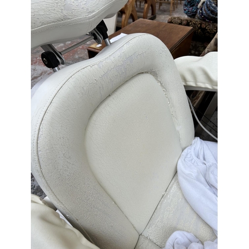 194 - A modern electric adjustable salon chair