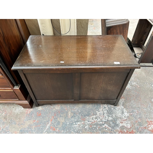 206 - A mid 20th century oak blanket box